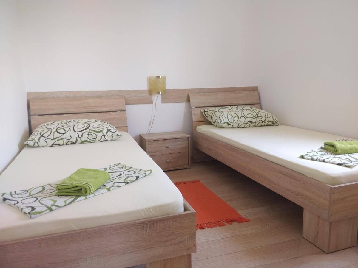 Apartments Booky Novalja Luaran gambar