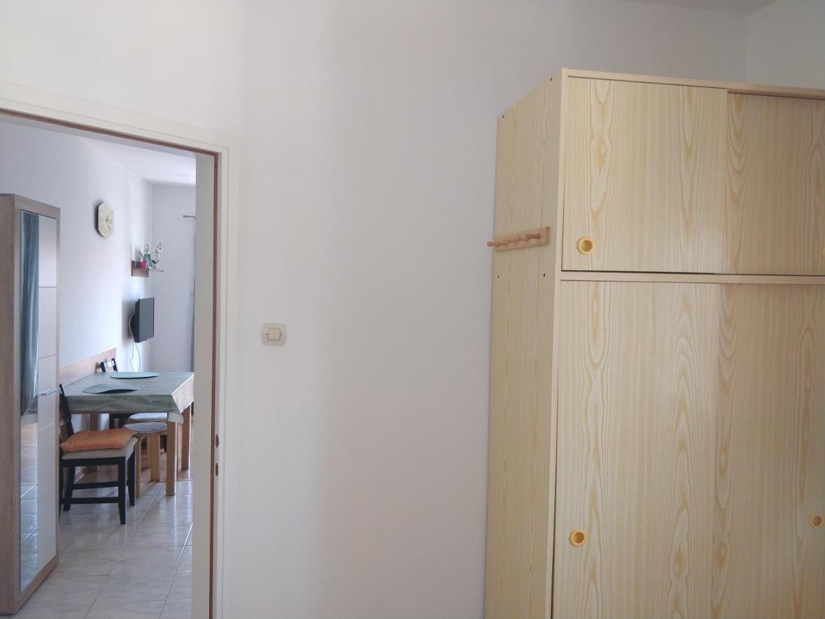 Apartments Booky Novalja Luaran gambar