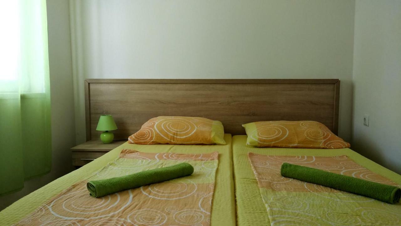 Apartments Booky Novalja Luaran gambar